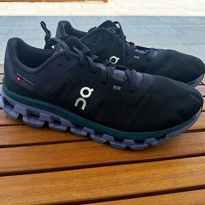 On Running Cloudflow 4 Men’s Size 10 (3MD30100340 FVO TL) Basically brand new